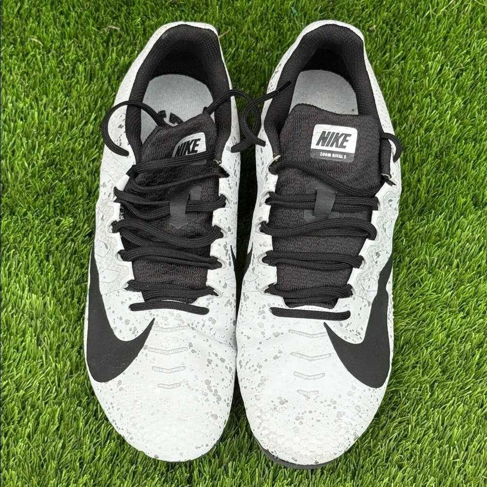 Nike Black and White Running Shoes Size 10.5